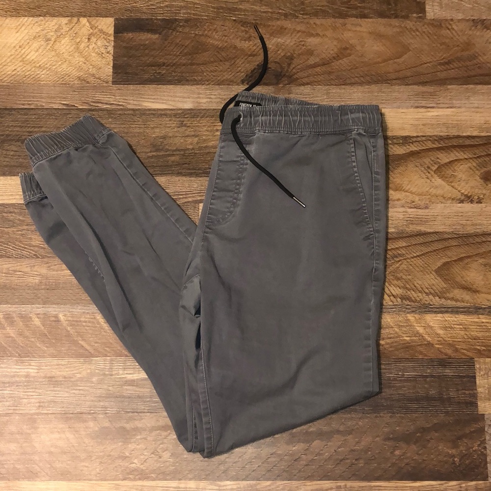 💜FOREVER 21 faded grey joggers!